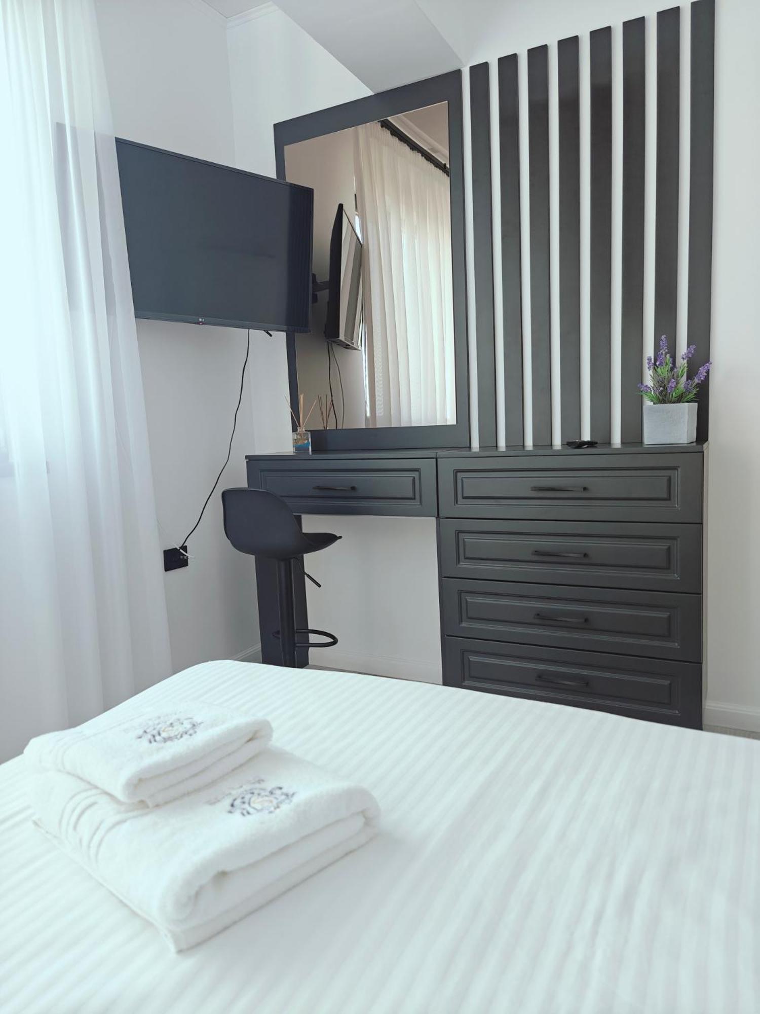 Mamaia Nord Vip Aparthotel Năvodari Extérieur photo
